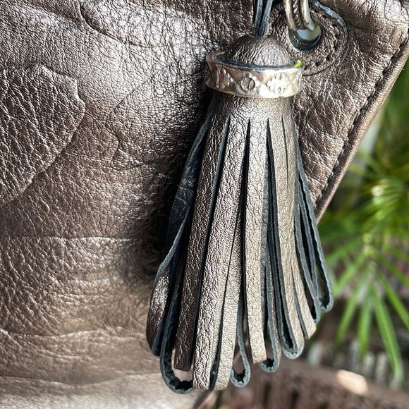 EUC Brighton Pewter Pebbled Leather Flower Embossed Tote Bag style E707481 - Picture 4 of 12